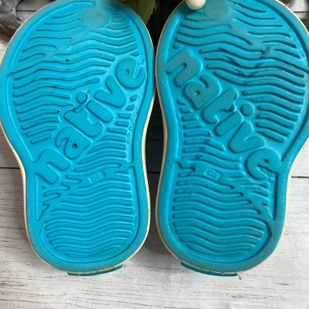 Native Jeffersons Toddler size 4
